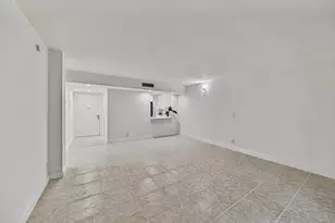 5220 Las Verdes Cir, Delray Beach, FL 33484 - Photo 13