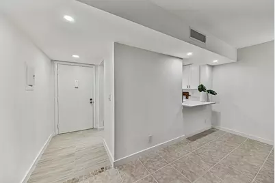 5220 Las Verdes Circle #317, Delray Beach, FL 33484 - Photo 7