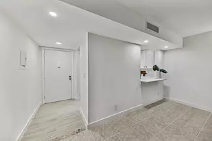 5220 Las Verdes Cir, Delray Beach, FL 33484 - Photo 7