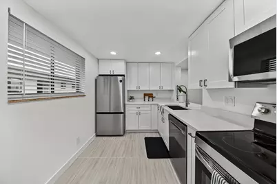5220 Las Verdes Circle #317, Delray Beach, FL 33484 - Photo 3