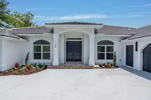 1688 Hull Ct, Wellington, FL 33414 - Photo 5