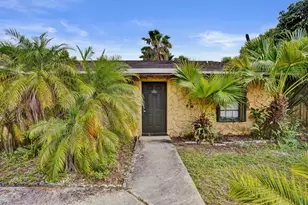 125 Seagull Ct, Royal Palm Beach, FL 33411 - Photo 9