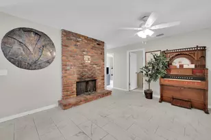 552 SW Eyerly Ave, Port Saint Lucie, FL 34983 - Photo 13