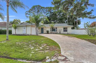 552 SW Eyerly Ave, Port Saint Lucie, FL 34983 - Photo 1