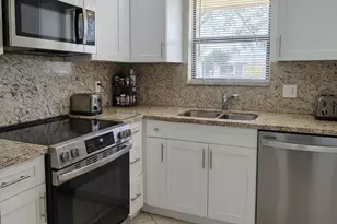 21911 Lake Forest Cir, Boca Raton, FL 33433 - Photo 5