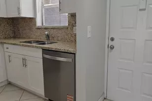 21911 Lake Forest Cir, Boca Raton, FL 33433 - Photo 3