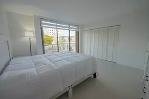 468 Golden Isles Dr, Hallandale Beach, FL 33009 - Photo 25
