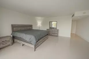 468 Golden Isles Dr, Hallandale Beach, FL 33009 - Photo 21