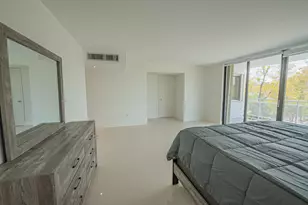 468 Golden Isles Dr, Hallandale Beach, FL 33009 - Photo 23