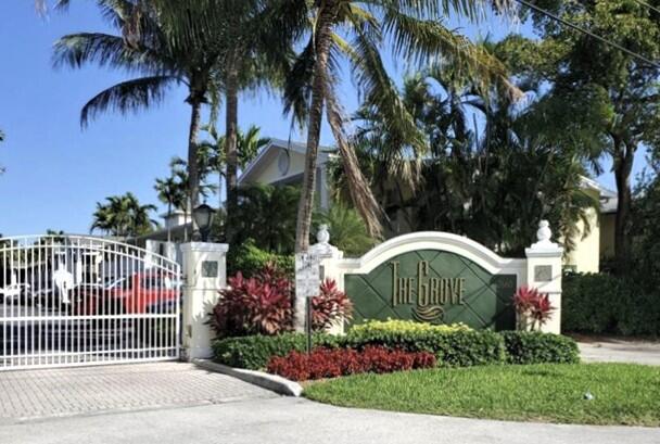 2660 NE 8th Ave #302 - 2660 NE 8th Ave #302, Wilton Manors, FL 33334 Luxury Property | Jose Angel Pina