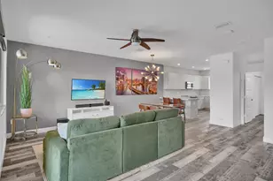 4716 NW 84th Ct, Doral, FL 33166 - Photo 9