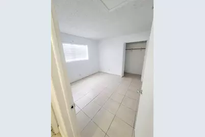 241 NE 35th Street #2, Oakland Park, FL 33334 - Photo 9