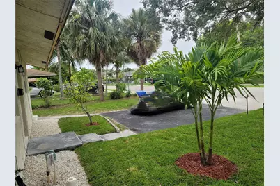 241 NE 35th Street #2, Oakland Park, FL 33334 - Photo 13