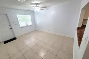 241 NE 35th St, Oakland Park, FL 33334 - Photo 5
