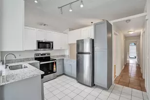 3151 NW 107th Dr, Sunrise, FL 33351 - Photo 9