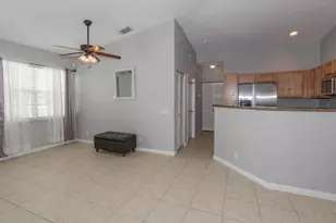 3019 Laurel Ridge Cir, Riviera Beach, FL 33404 - Photo 7