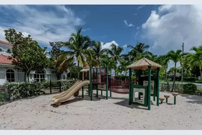 3019 Laurel Ridge Circle, Riviera Beach, FL 33404 - Photo 11