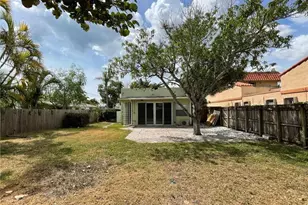1969 NE 4th St, Deerfield Beach, FL 33441 - Photo 17