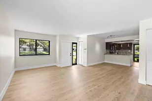 28 Wimbledon Lake Dr, Plantation, FL 33324 - Photo 5