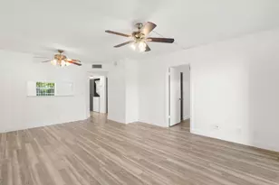 2455 NW 89th Dr, Coral Springs, FL 33065 - Photo 9