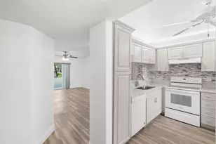 2455 NW 89th Dr, Coral Springs, FL 33065 - Photo 5