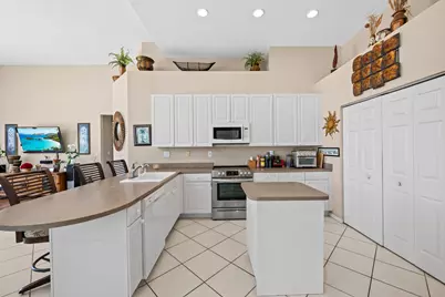 8027 N Savannah Circle, Davie, FL 33328 - Photo 11