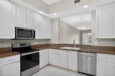 37 E Harbour Isle Dr Drive E #106, Fort Pierce, FL 34949 - Photo 9