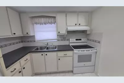 2805 Crosley Drive E #Apt E, West Palm Beach, FL 33415 - Photo 3