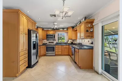 270 SE 5th Terrace, Pompano Beach, FL 33060 - Photo 11