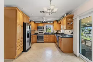 270 SE 5th Terrace, Pompano Beach, FL 33060 - Photo 11