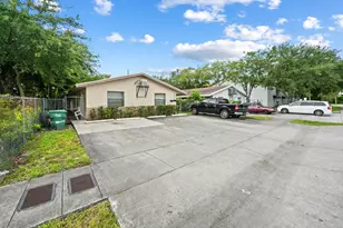 2840 NW 13th Ct, Fort Lauderdale, FL 33311 - Photo 3