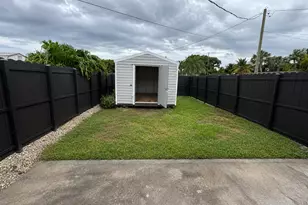 1818 Meadow Ct, West Palm Beach, FL 33406 - Photo 9