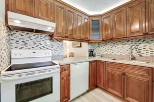 2855 Garden Dr S, Lake Worth Beach, FL 33461 - Photo 1
