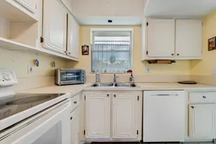 18081 SE Country Club Dr, Jupiter, FL 33469 - Photo 13