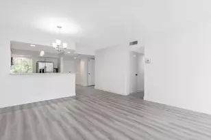 2208 S Cypress Bend Dr, Pompano Beach, FL 33069 - Photo 11