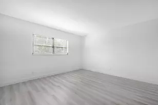 2208 S Cypress Bend Dr, Pompano Beach, FL 33069 - Photo 19