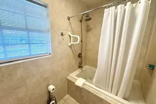 300 Georgia St, Hollywood, FL 33019 - Photo 23