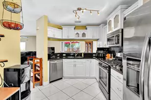 8991 NW 53rd St, Sunrise, FL 33351 - Photo 3