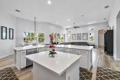11750 Osprey Pointe Circle, Wellington, FL 33449 - Photo 13