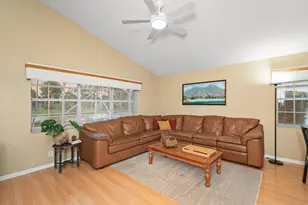 412 Cameron Dr, Weston, FL 33326 - Photo 13