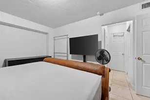 645 NE 121st St, North Miami, FL 33161 - Photo 9