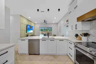 16744 NW 12th Court, Pembroke Pines, FL 33028 - Photo 9
