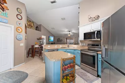 6610 NW Omega Road, Port Saint Lucie, FL 34983 - Photo 15