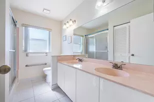 7484 NW 21st St, Margate, FL 33063 - Photo 11