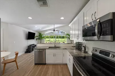 4033 Bluff Harbor Way, Wellington, FL 33449 - Photo 5