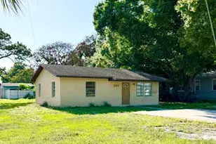 301 N 20th St, Fort Pierce, FL 34950 - Photo 1