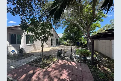 1038 W Jasmine Lane, North Lauderdale, FL 33068 - Photo 15