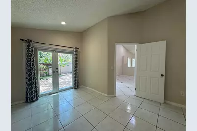 1038 W Jasmine Lane, North Lauderdale, FL 33068 - Photo 11