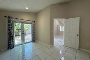1038 W Jasmine Ln, North Lauderdale, FL 33068 - Photo 11