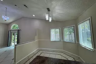 1038 W Jasmine Ln, North Lauderdale, FL 33068 - Photo 25